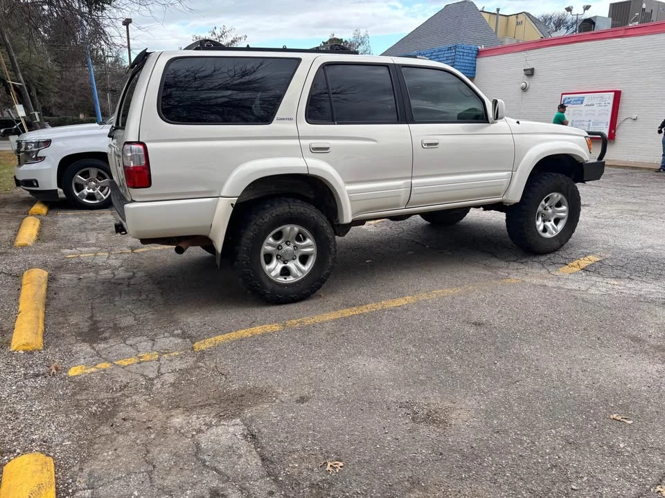2002 Toyota 4Runner 3rd Gen - Image 3 of 9