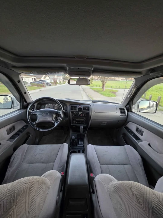 2002 Toyota 4Runner 3rd Gen - Image 5 of 10