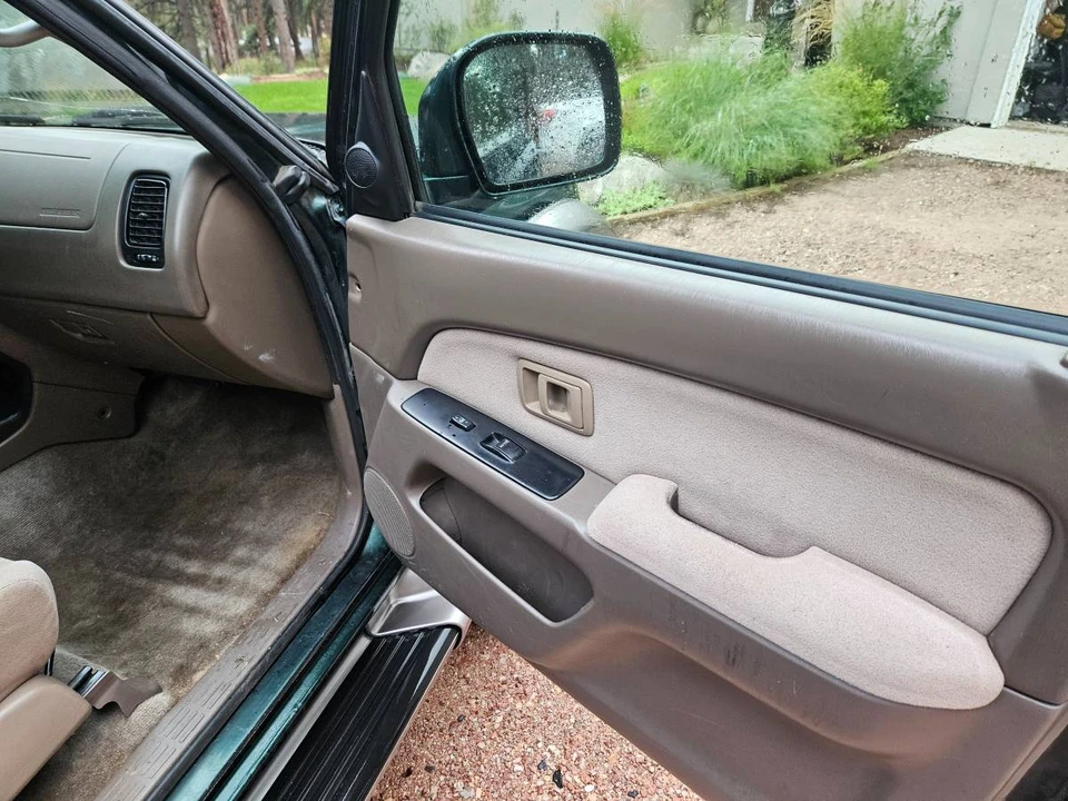 2002 Toyota 4Runner 3rd Gen - Image 12 of 16