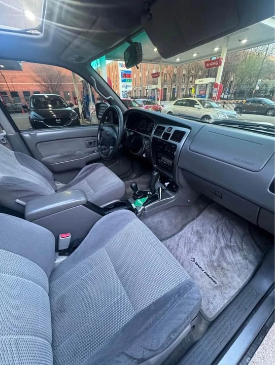 2002 Toyota 4Runner 3rd Gen - Image 6 of 9