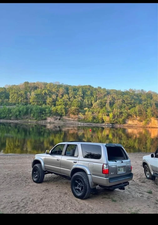 2002 Toyota 4Runner 3rd Gen - Image 9 of 9