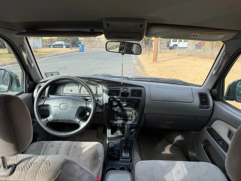2002 Toyota 4Runner 3rd Gen - Image 8 of 12
