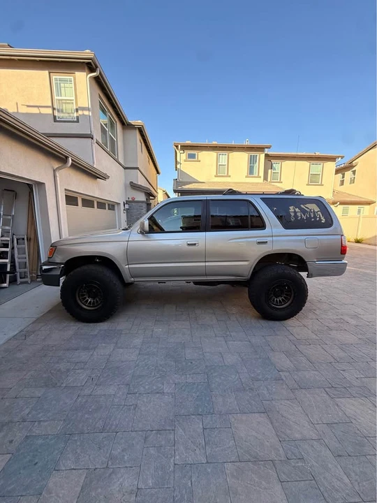 2002 Toyota 4Runner 3rd Gen - Image 2 of 13