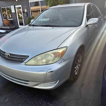 2002 Toyota Camry XLE Sedan 4D