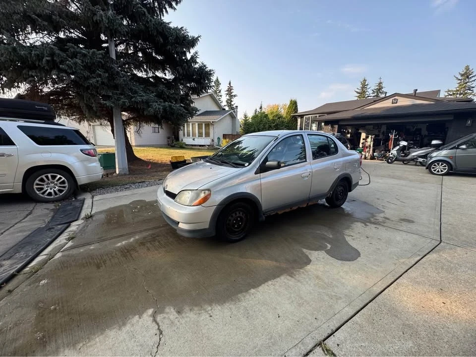 2002 Toyota Echo - Image 2 of 10
