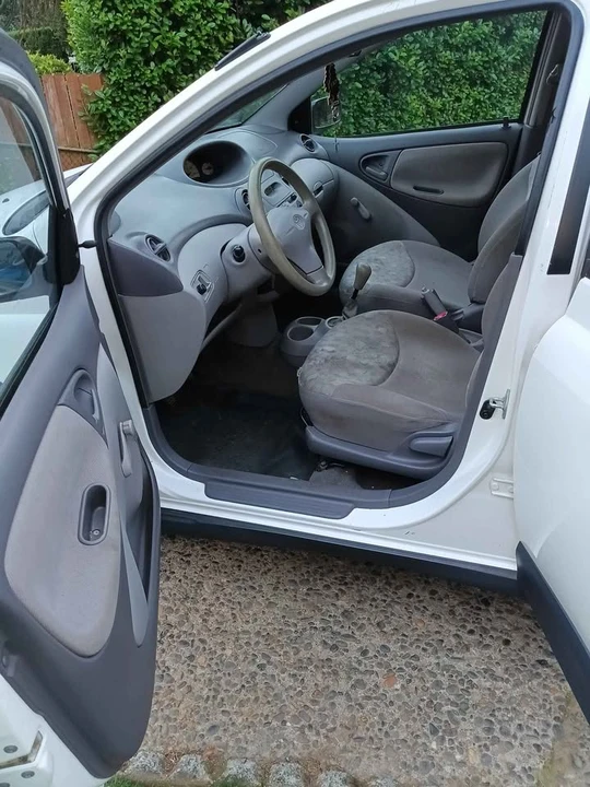 2002 Toyota Echo - Image 7 of 11