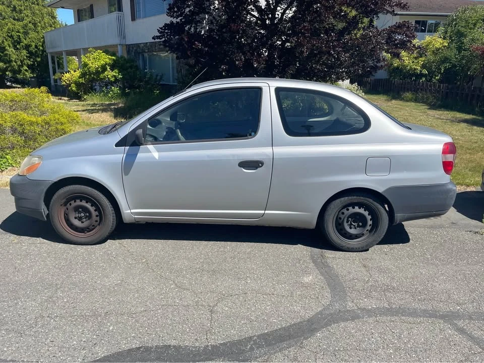 2002 Toyota Echo - Image 2 of 6
