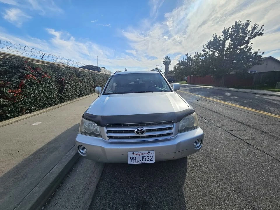 2002 Toyota Highlander - Image 2 of 11
