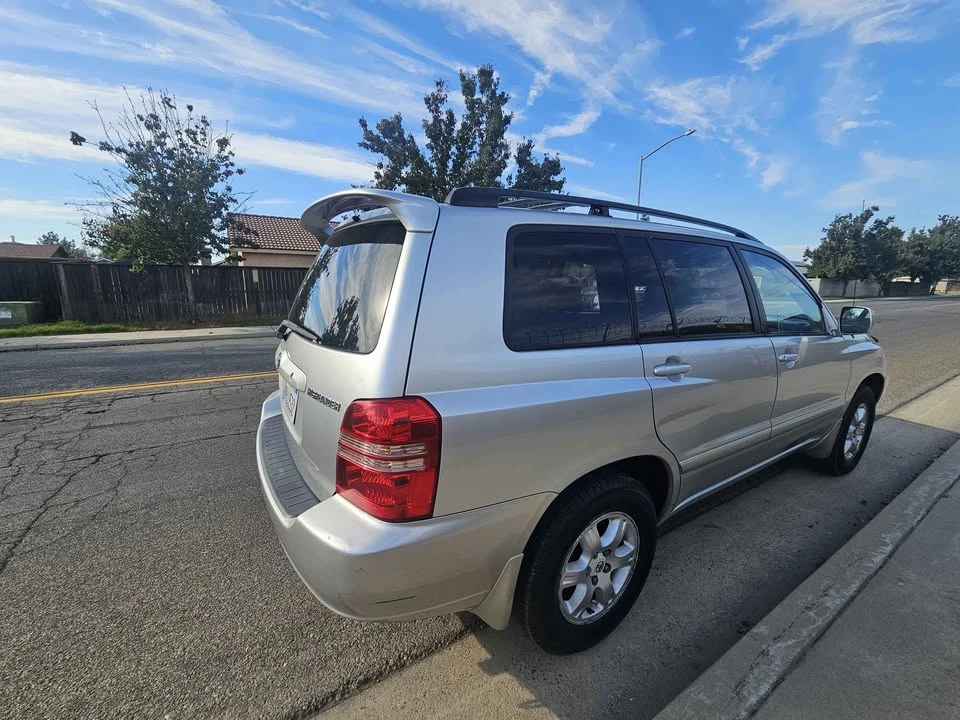 2002 Toyota Highlander - Image 8 of 11