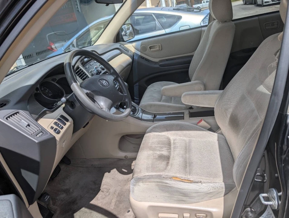 2002 Toyota Highlander - Image 8 of 16