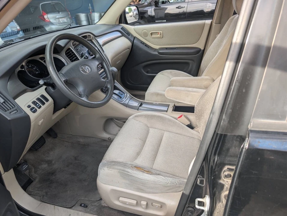 2002 Toyota Highlander - Image 12 of 16