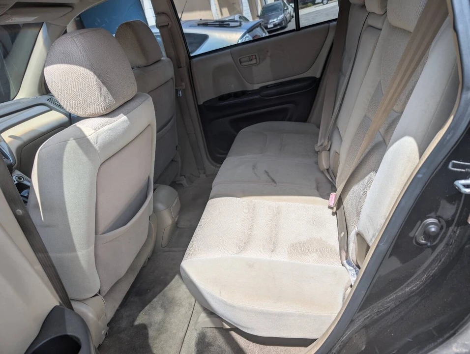 2002 Toyota Highlander - Image 9 of 16