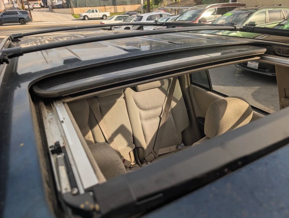 2002 Toyota Highlander - Image 16 of 16