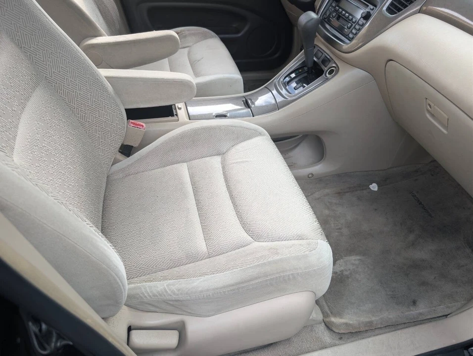 2002 Toyota Highlander - Image 15 of 16