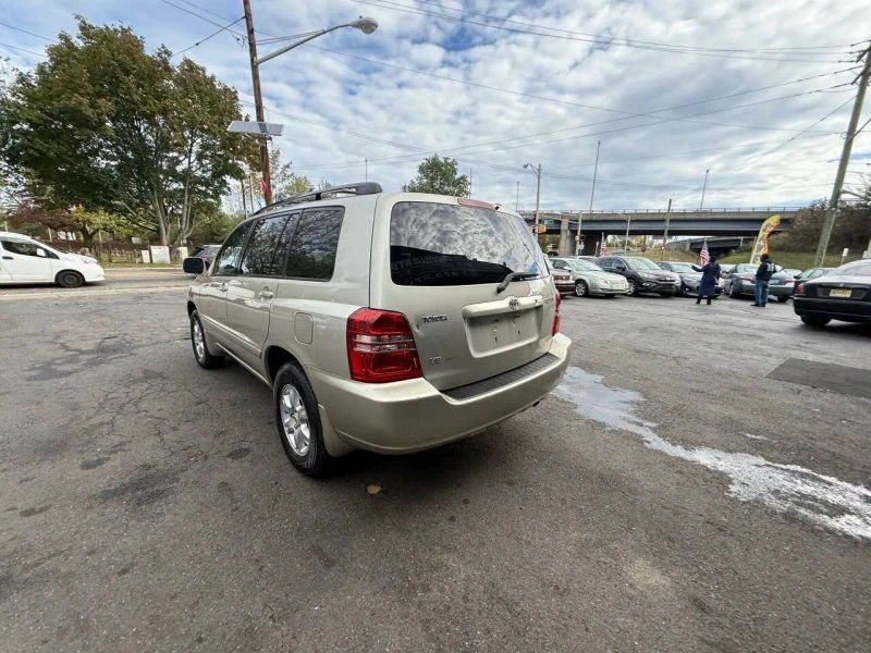2002 Toyota Highlander - Image 10 of 12