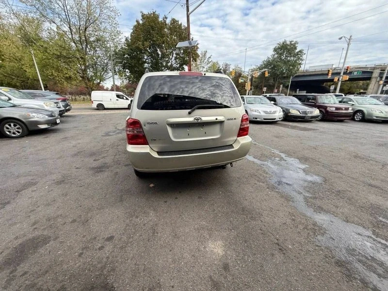 2002 Toyota Highlander - Image 11 of 12