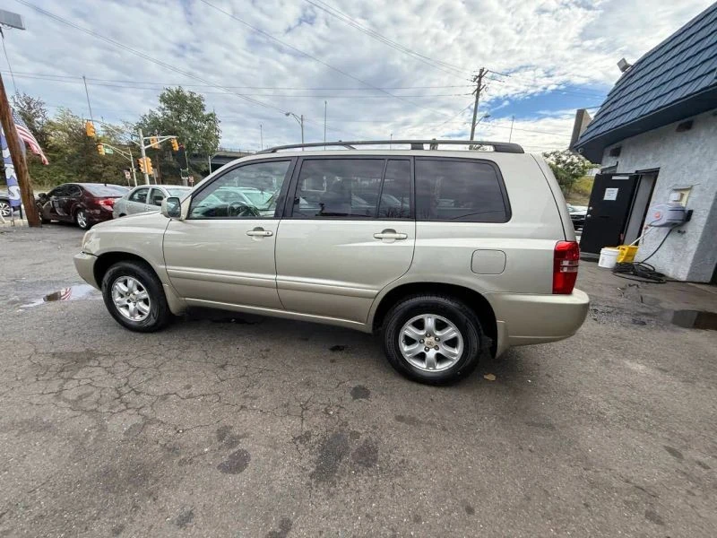 2002 Toyota Highlander - Image 9 of 12
