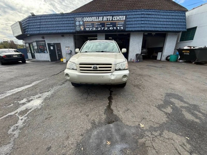 2002 Toyota Highlander - Image 2 of 12