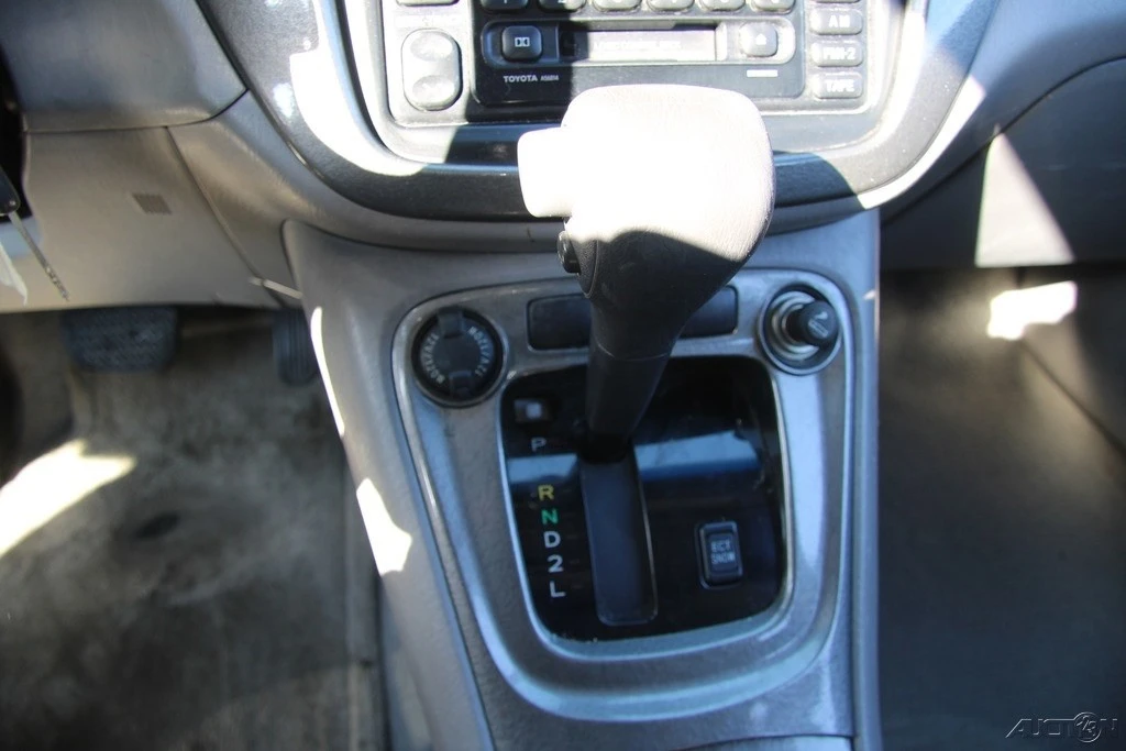 2002 Toyota Highlander - Image 18 of 21