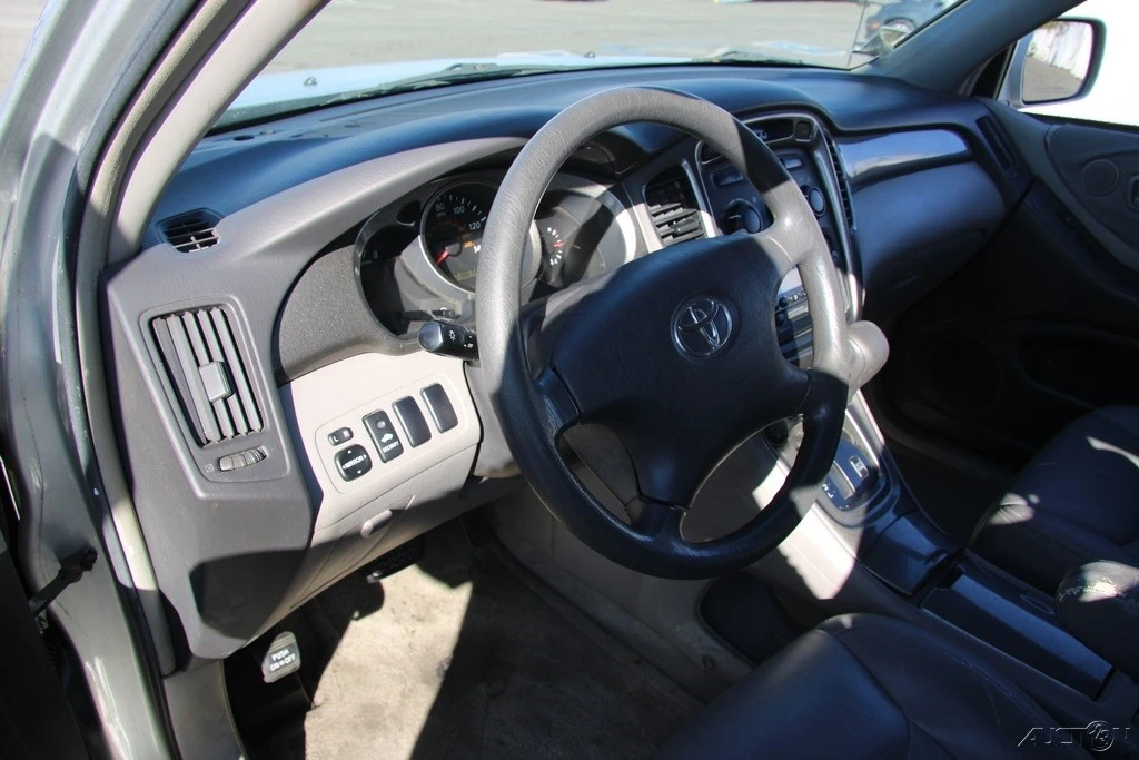 2002 Toyota Highlander - Image 14 of 21