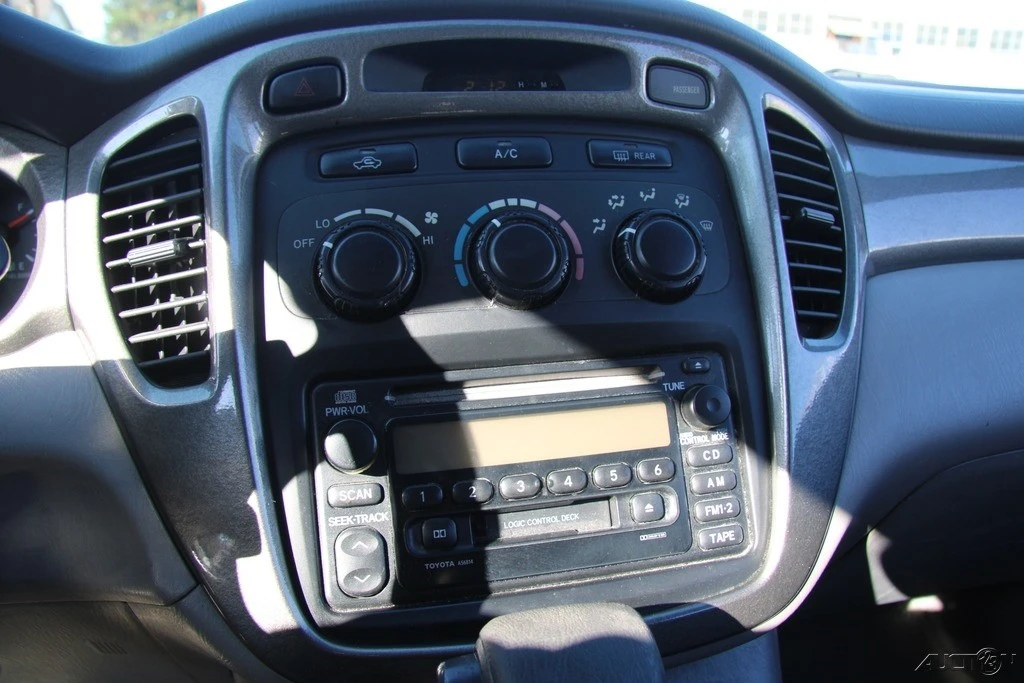 2002 Toyota Highlander - Image 17 of 21
