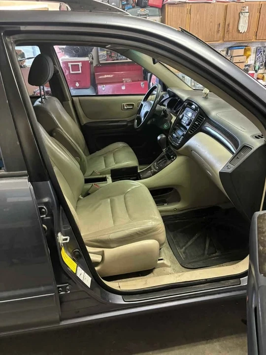 2002 Toyota Highlander - Image 10 of 10