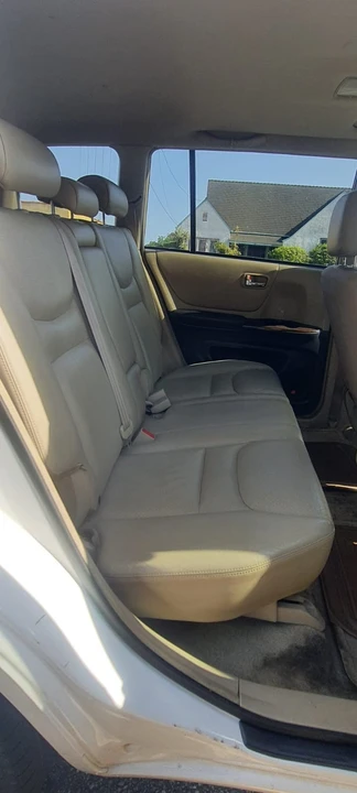 2002 Toyota Highlander - Image 8 of 18