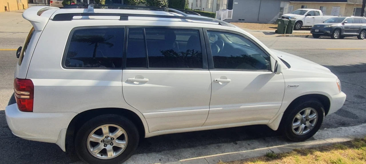 2002 Toyota Highlander - Image 2 of 18