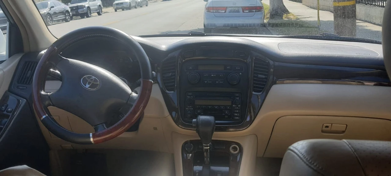 2002 Toyota Highlander - Image 7 of 18