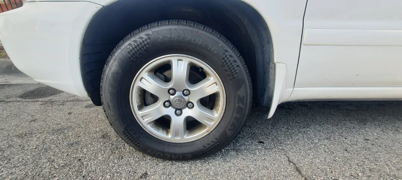 2002 Toyota Highlander - Image 12 of 18