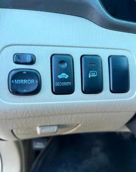 2002 Toyota Highlander - Image 9 of 12