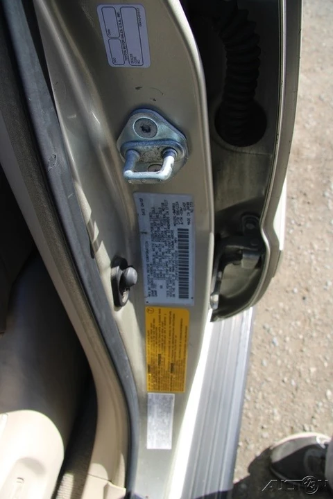 2002 Toyota Highlander - Image 11 of 21