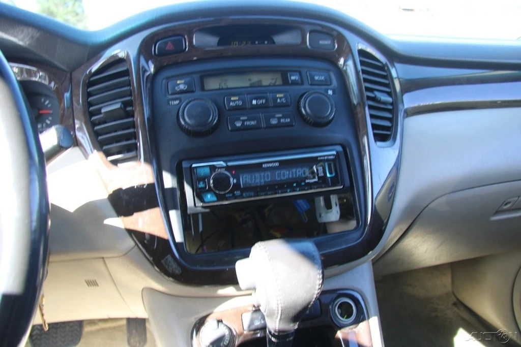 2002 Toyota Highlander - Image 17 of 21