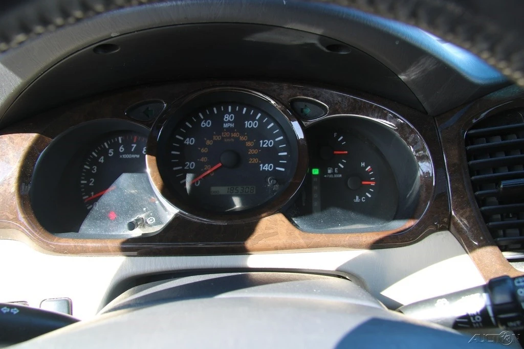 2002 Toyota Highlander - Image 15 of 21