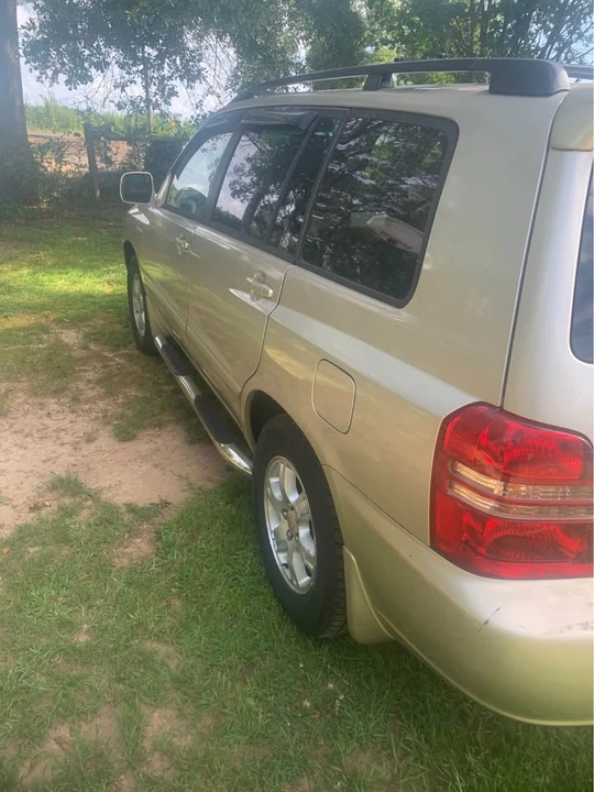 2002 Toyota Highlander - Image 3 of 8