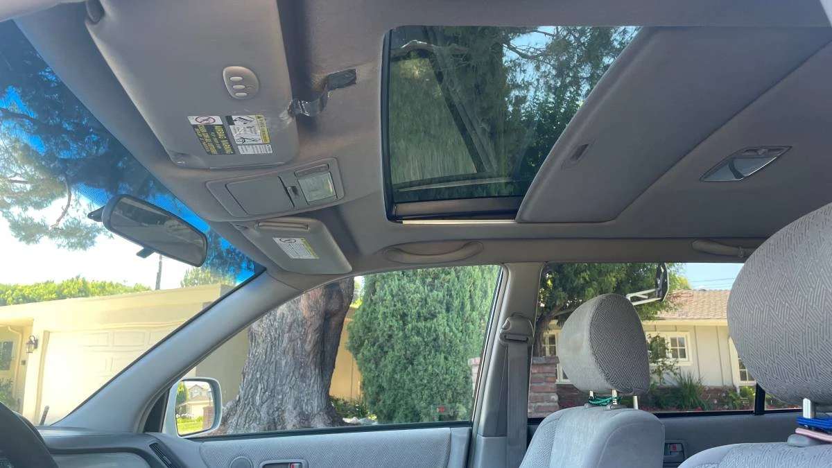 2002 Toyota Highlander - Image 10 of 13
