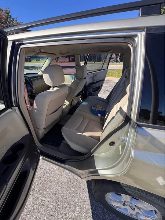 2002 Toyota Highlander - Image 13 of 20