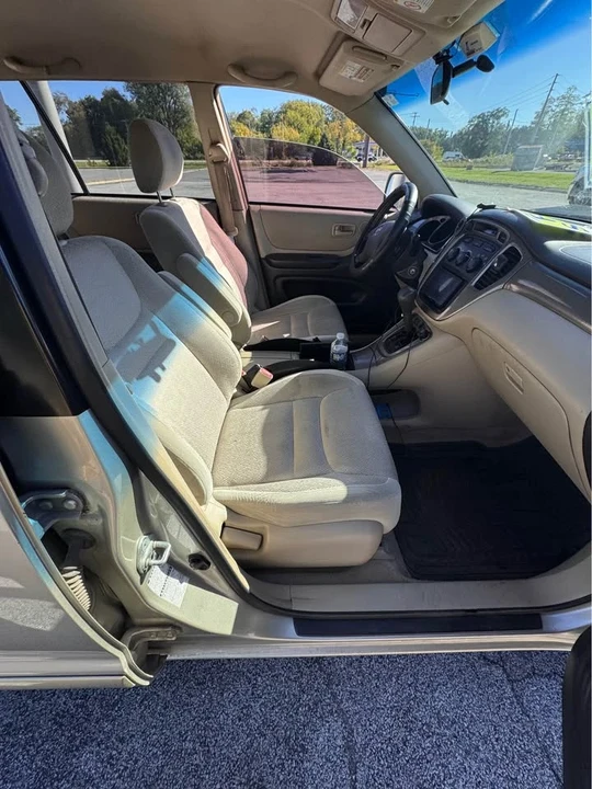 2002 Toyota Highlander - Image 8 of 20