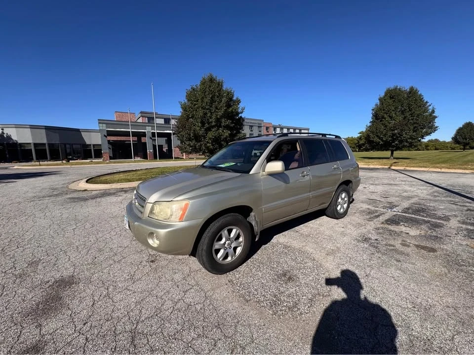 2002 Toyota Highlander - Image 2 of 20
