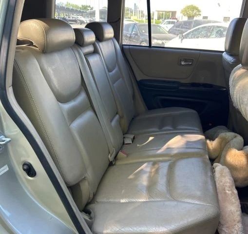 2002 Toyota Highlander - Image 8 of 9