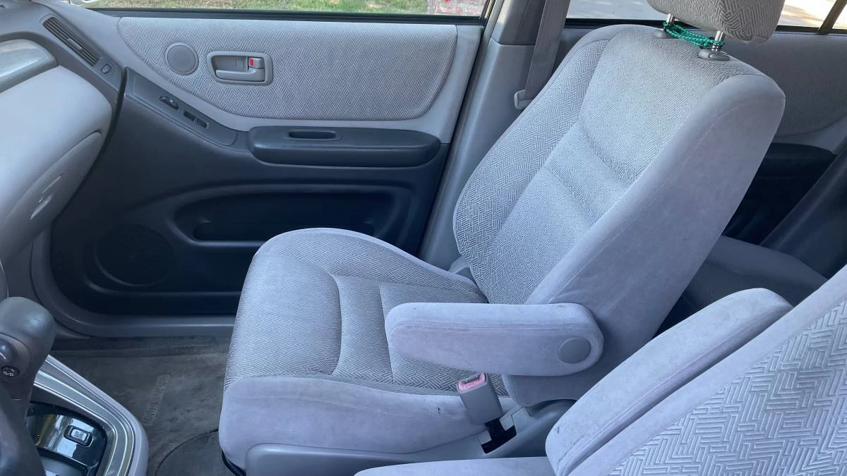 2002 Toyota Highlander - Image 6 of 13