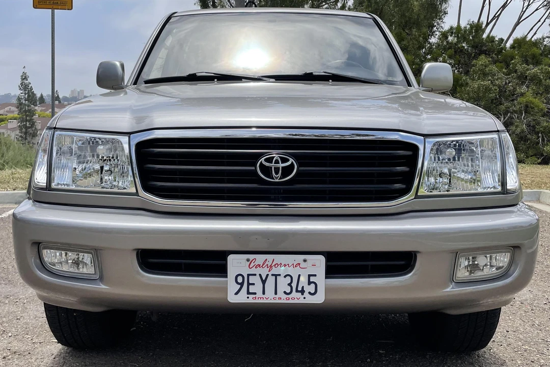 2002 Toyota J70 Land Cruiser - Image 2 of 31