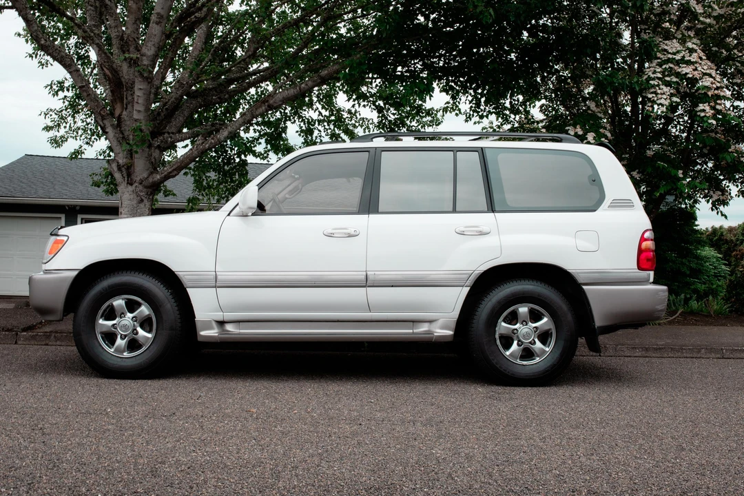 2002 Toyota J100 Land Cruiser - Image 8 of 31