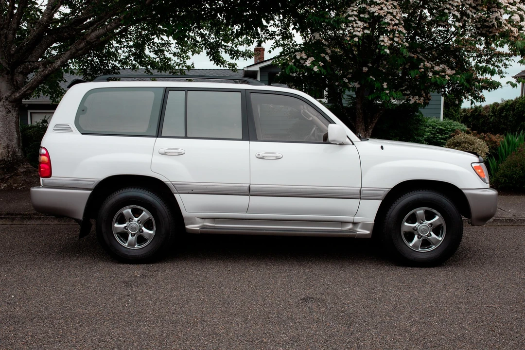 2002 Toyota J100 Land Cruiser - Image 11 of 31