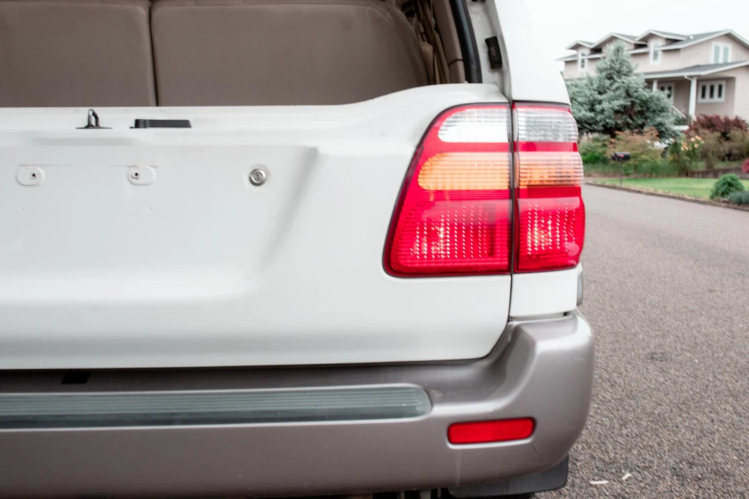 2002 Toyota J100 Land Cruiser - Image 25 of 31