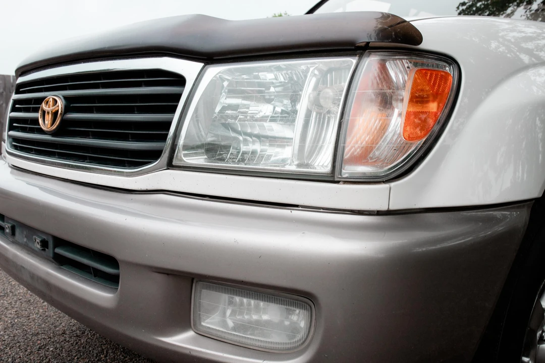 2002 Toyota J100 Land Cruiser - Image 14 of 31