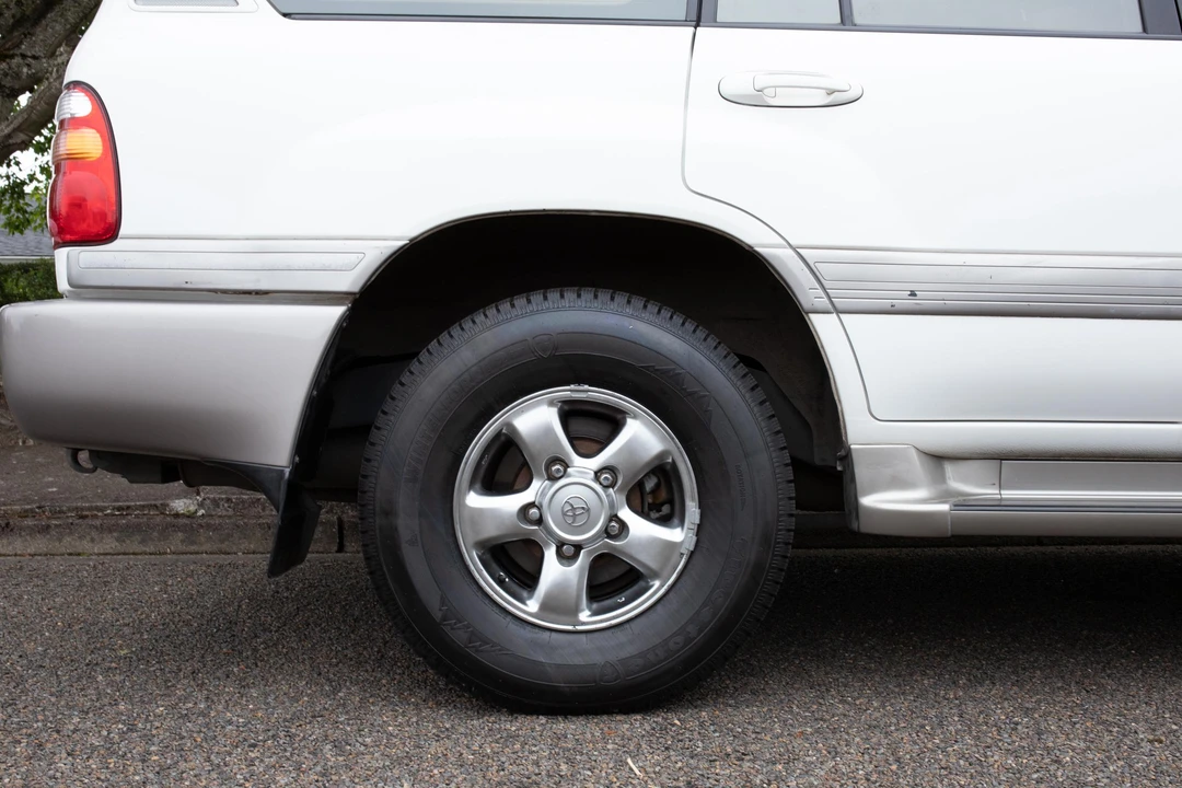 2002 Toyota J100 Land Cruiser - Image 28 of 31