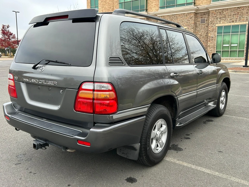 2002 Toyota J100 Land Cruiser - Image 8 of 31