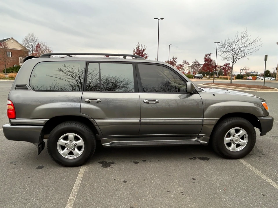 2002 Toyota J100 Land Cruiser - Image 9 of 31