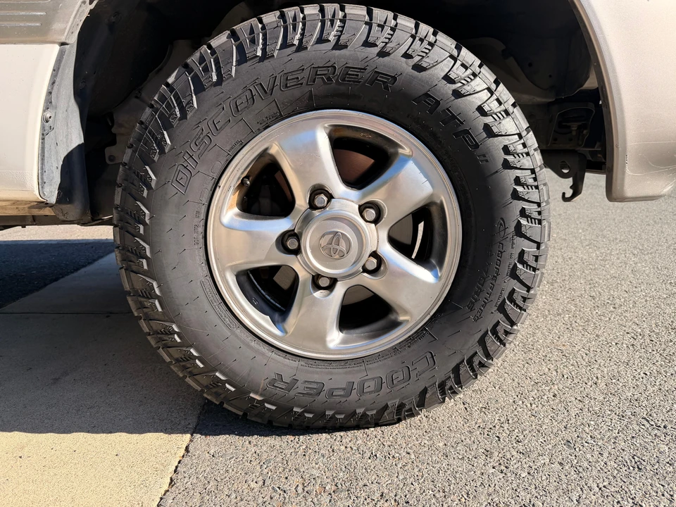 2002 Toyota J100 Land Cruiser - Image 26 of 31
